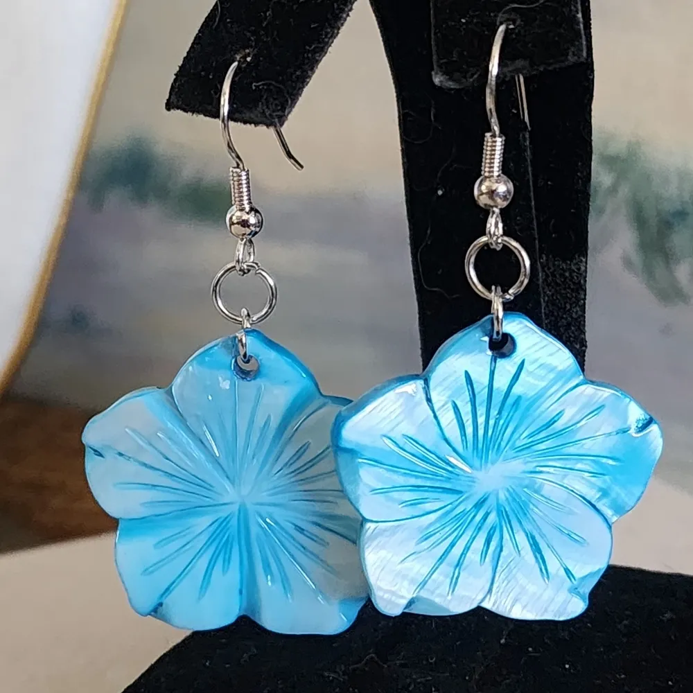 Boho Blue Mother of Pearl Plumeria Flower Necklace with Matching Earrings Set - Image 4