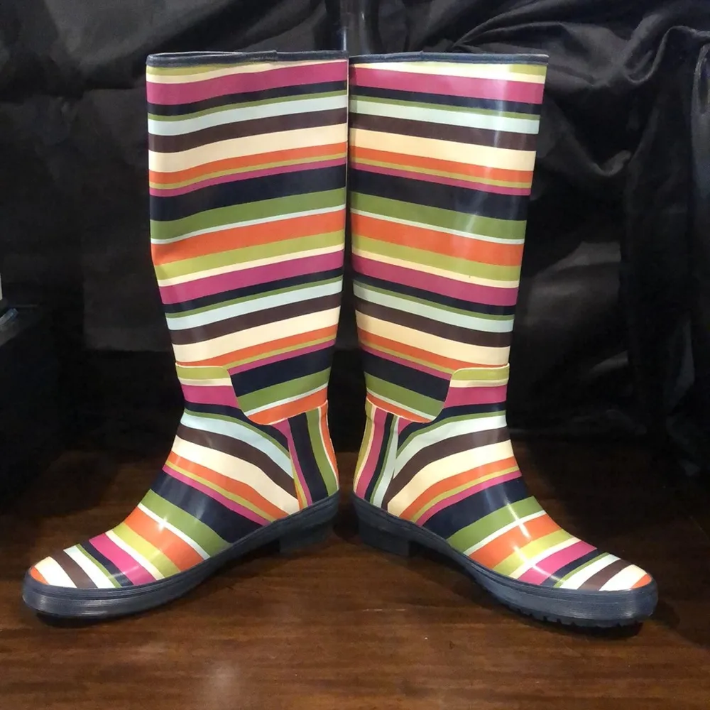 COACH Multi Striped Pull On Mid Calf Rain Boots with Low Heel and Navy Lining - Image 5
