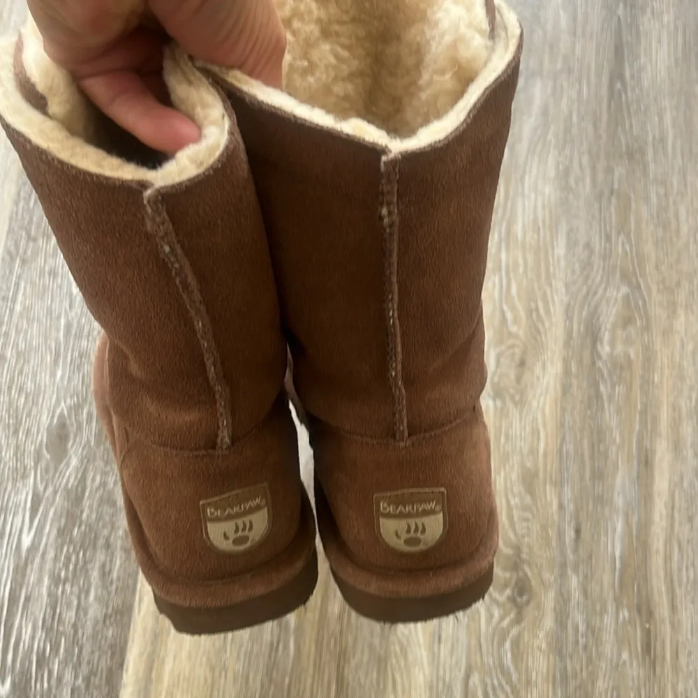 BEARPAW Taylor Suede Water & Stain Repellent Never-Wet Boots Cocoa Brown size 7 - Image 5