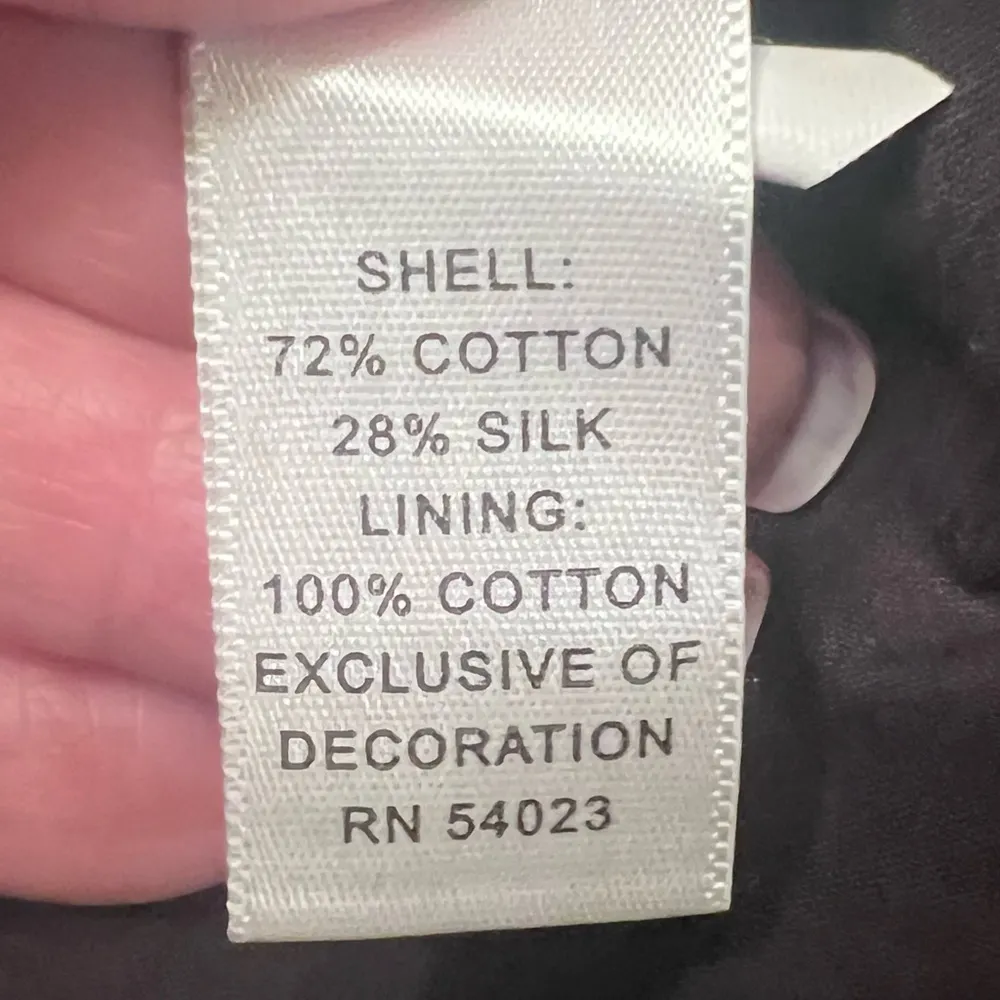 Banana Republic Black Embroidered Sleeveless V-Neck Silk Blouse Tunic Top Size 4 - Image 10