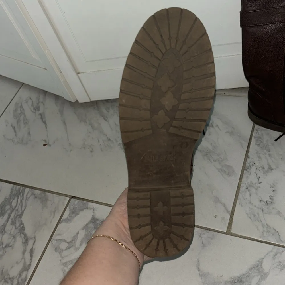 Brown boots Size 8 - Image 2