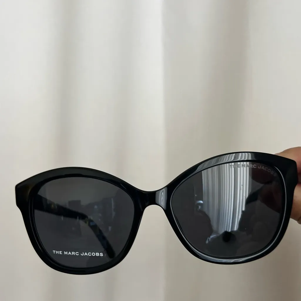 Marc Jacobs Black Modern Sunglasses - Image 2