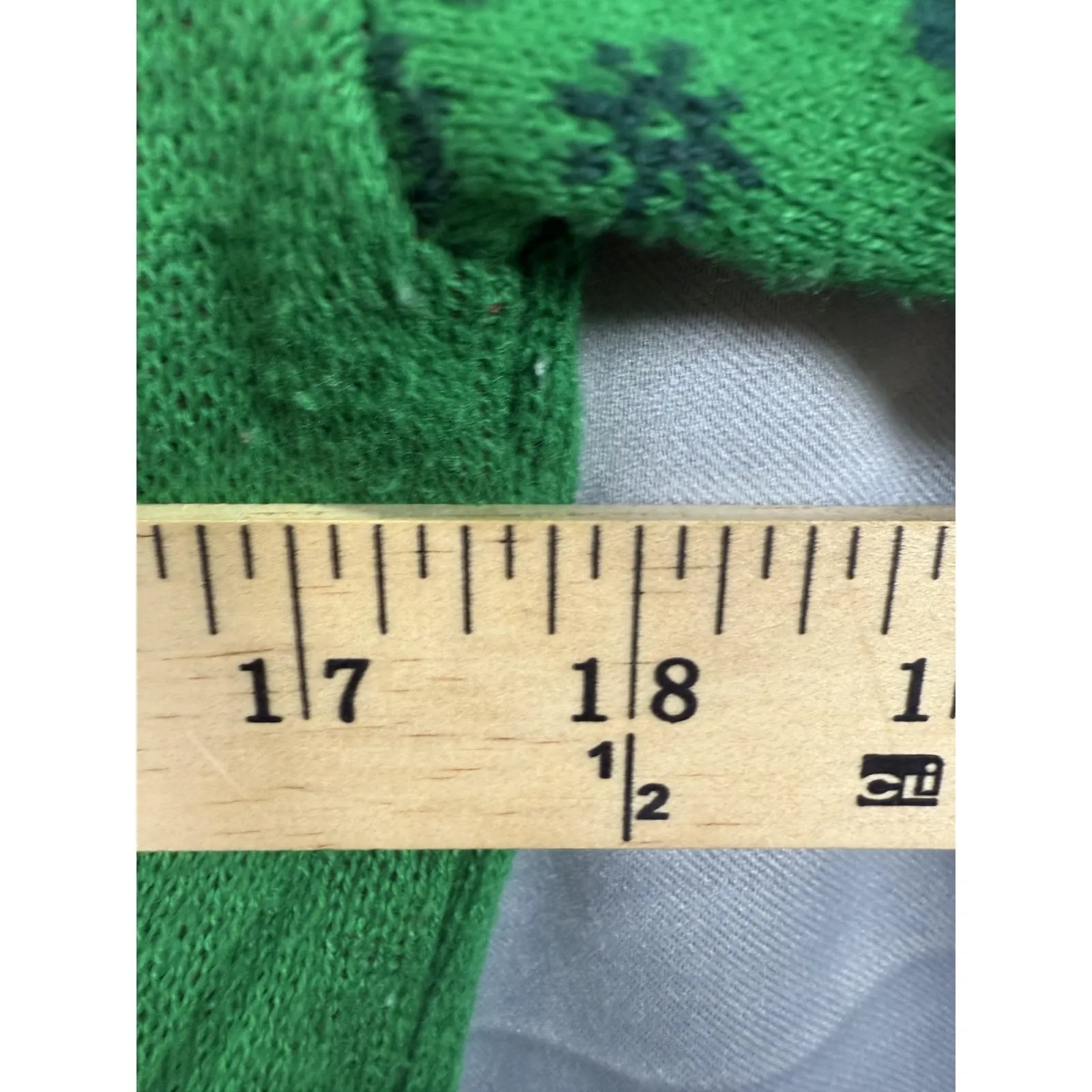 Well Worn  Sweater Womens Large Green Ugly Christmas Oh Snap Gingerbread Pullover - Image 4