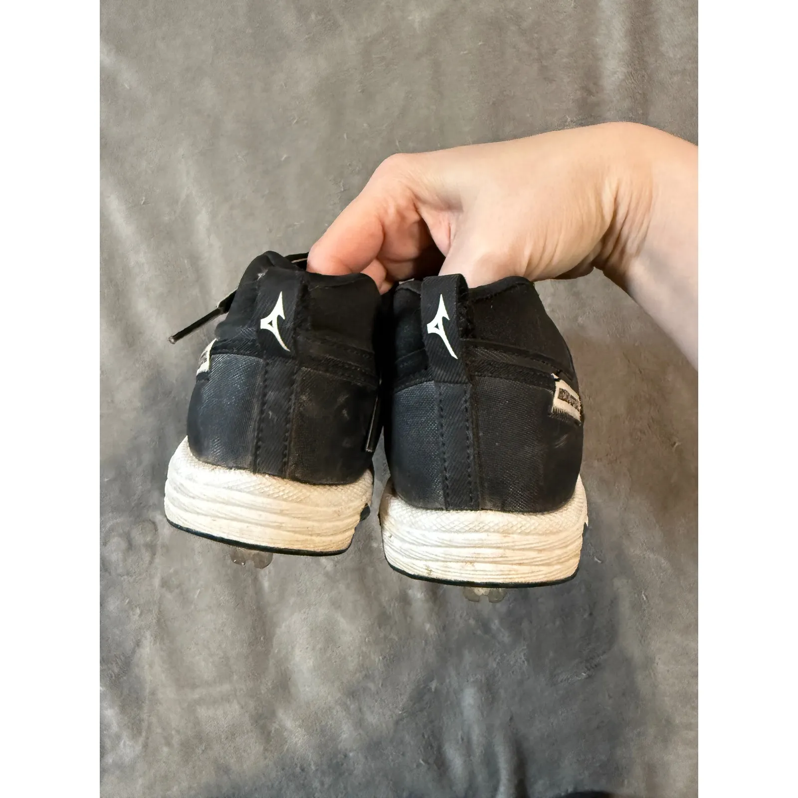 Mizuno Spike Women's Softball Metal Cleats
Size 9.5 Black EU 40.5 Athletic Sport - Image 4