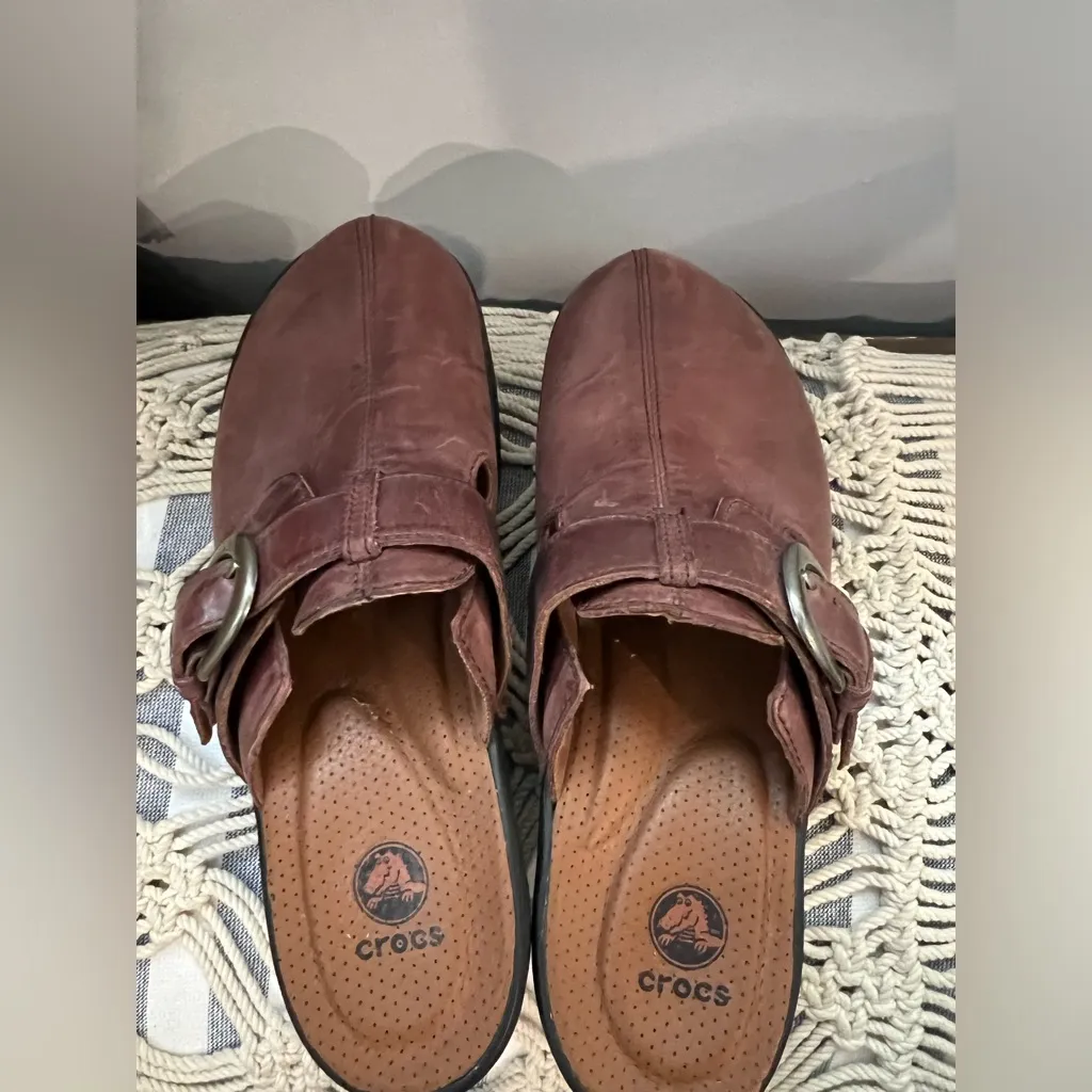 Clogs Crocs Cobbler Chunky Buckle Clogs Mules Size 9 Brown - Image 3
