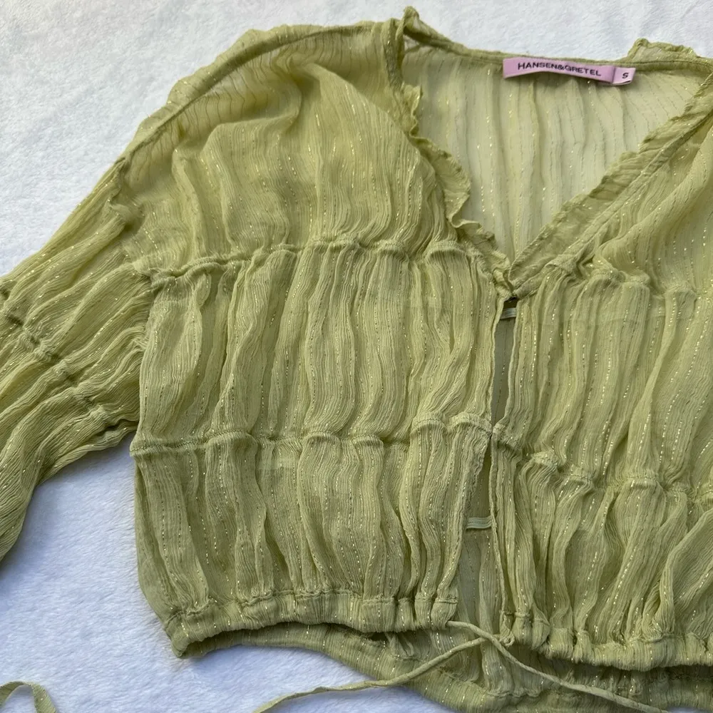 Hansen & Gretel Ithica Sheer Gold Detail Crop Top in Citron Green - Size Small - Image 6