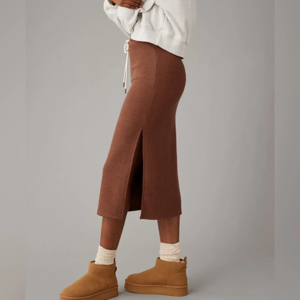 NWOT American Eagle Highrise Rib Knit Midi Skirt - Image 2