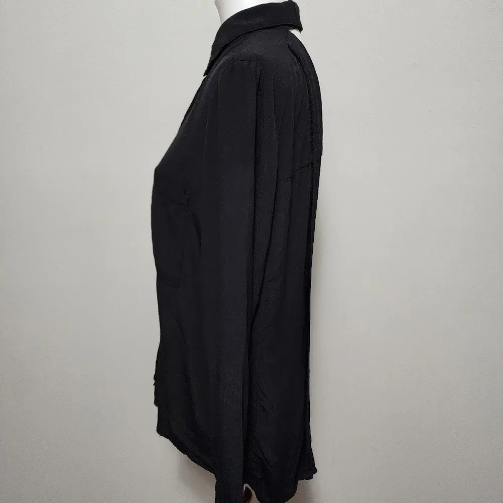 Bardot black crepe cutout button down size 8 - Image 3