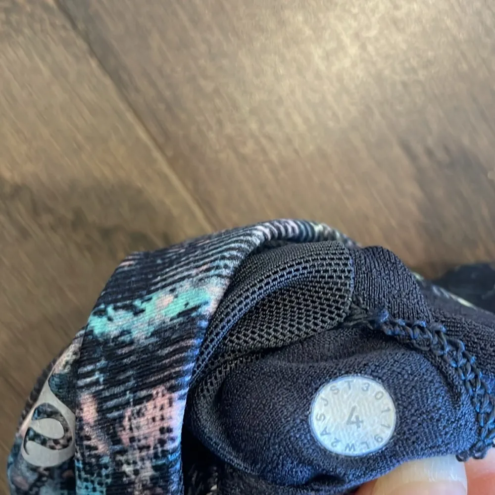 Lululemon Free To Be Serene Bra C/D Cup - Size 4 - Image 5