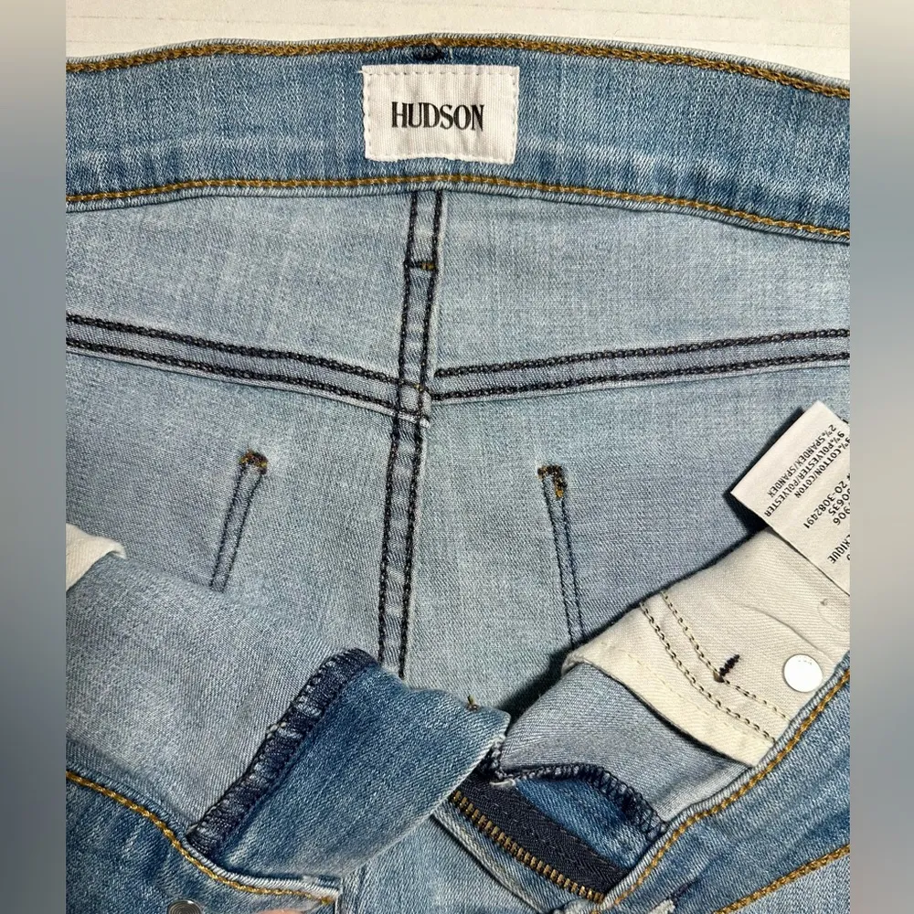 Hudson Jeans Hudson Amber Raw Edge Fray Hem Denim Jean Shorts Light Blue Woman's Size 28 NWT - Image 6
