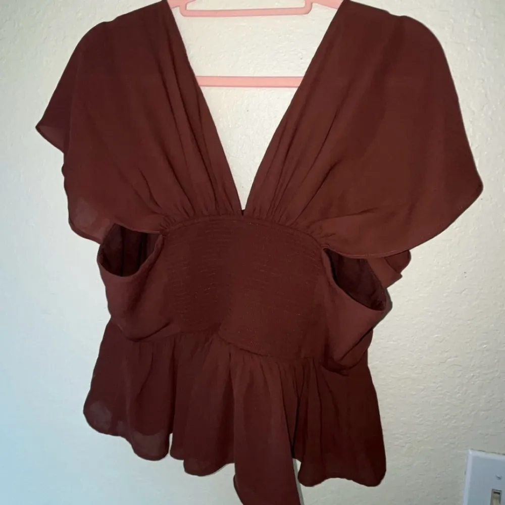 NWOT Express Flowy Sweetheart Neckline Peplum Blouse “Rich Mocha” Color SIZE L - Image 9