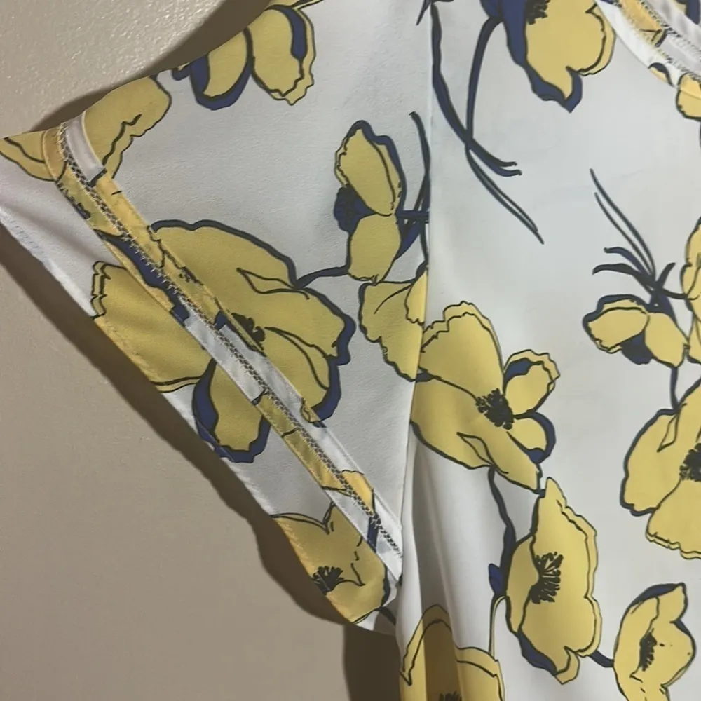 Liz Claiborne Career Floral Top‎ | Petite XL - Image 3