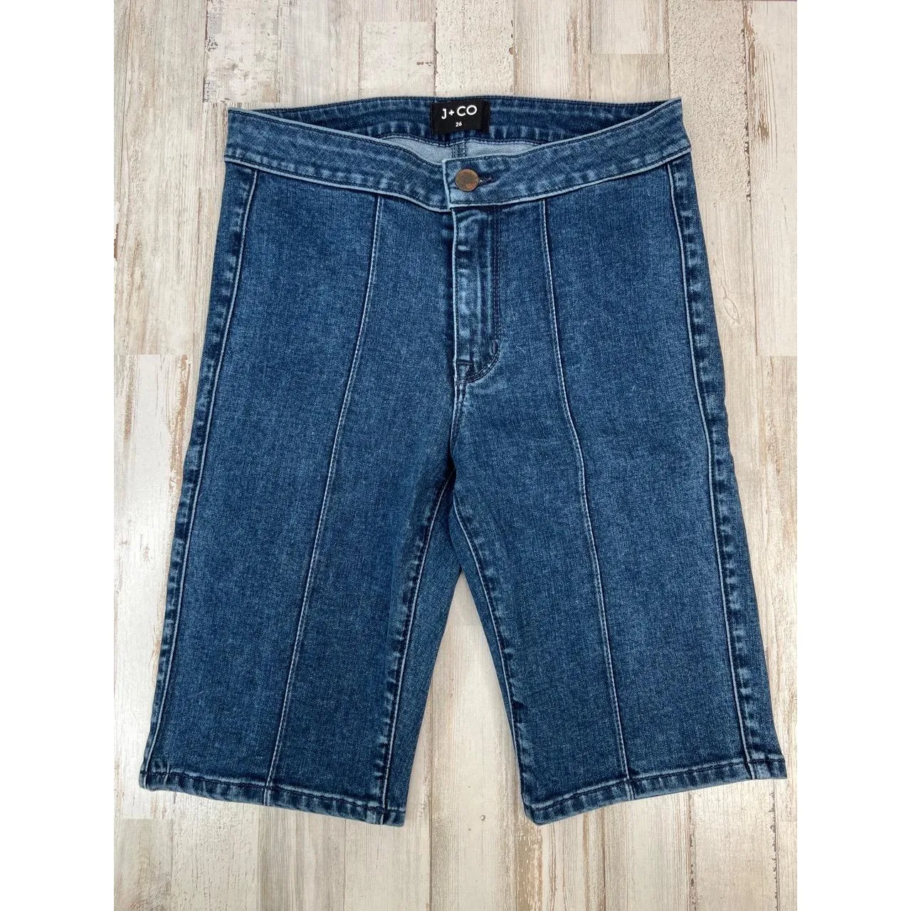 J+CO Denim Shorts Womens Size 26 Medium Blue Wash High Rise Seamed 10" Bermuda - Image 2