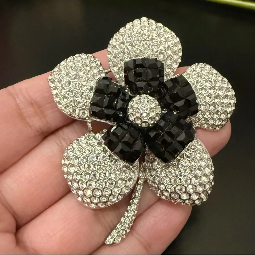 Unsigned Sterling Silver 925 Pave Crystal Black /Clear Rhinestones Flower Brooch - Image 8