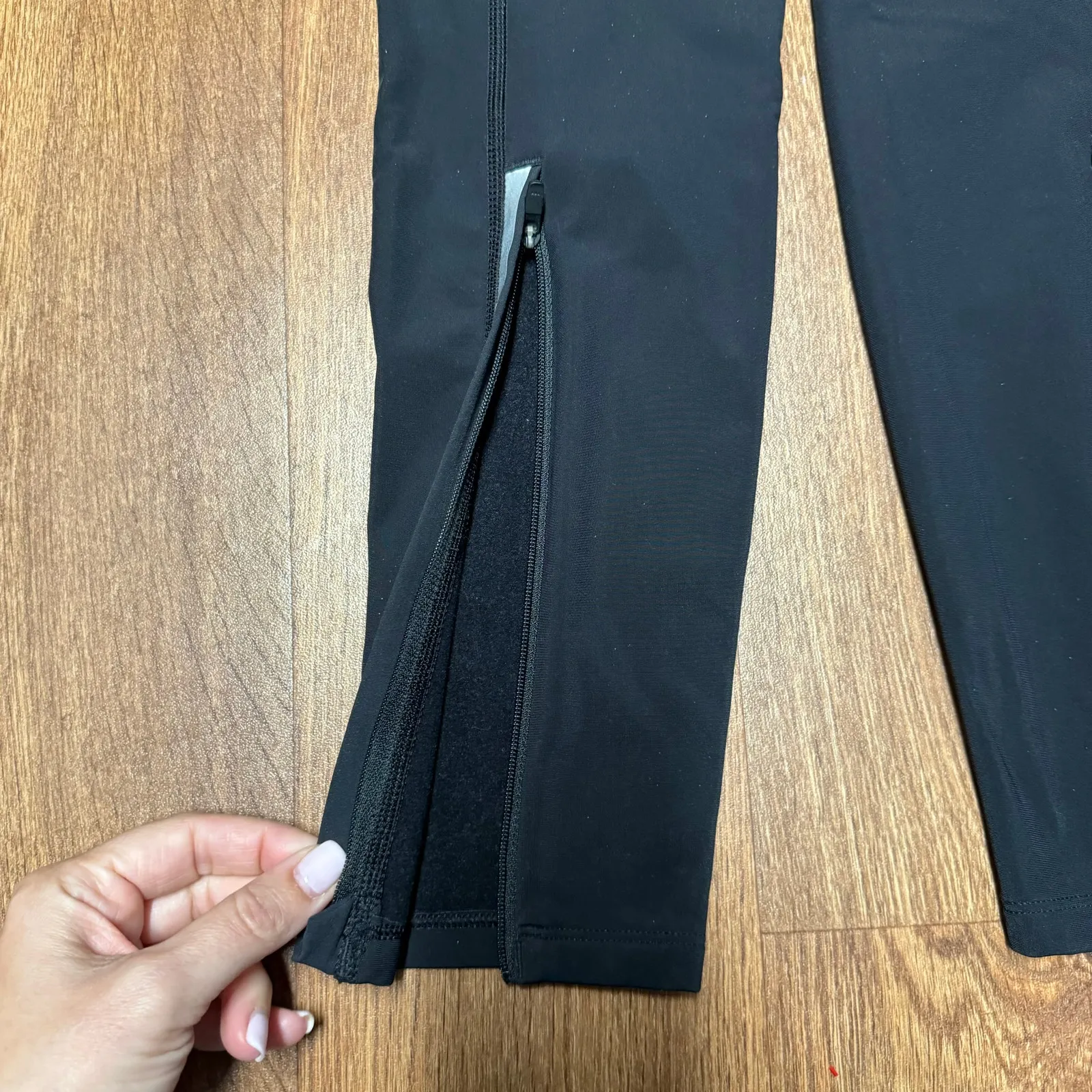 REI Women Black Ankle Zip Reflective Running Pants Side Pocket High Waist Medium - Image 4