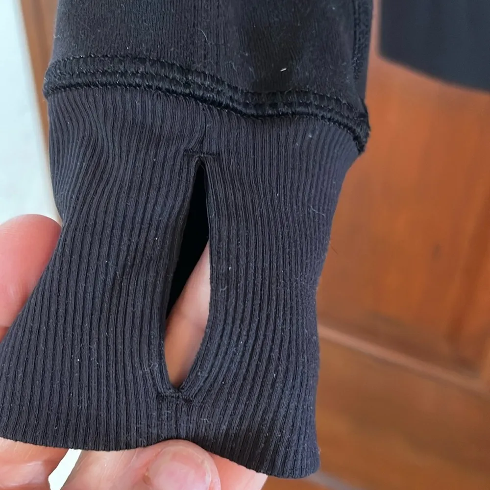 Lululemon  jacket houndstooth print with a black sleeve size 6 - Image 2