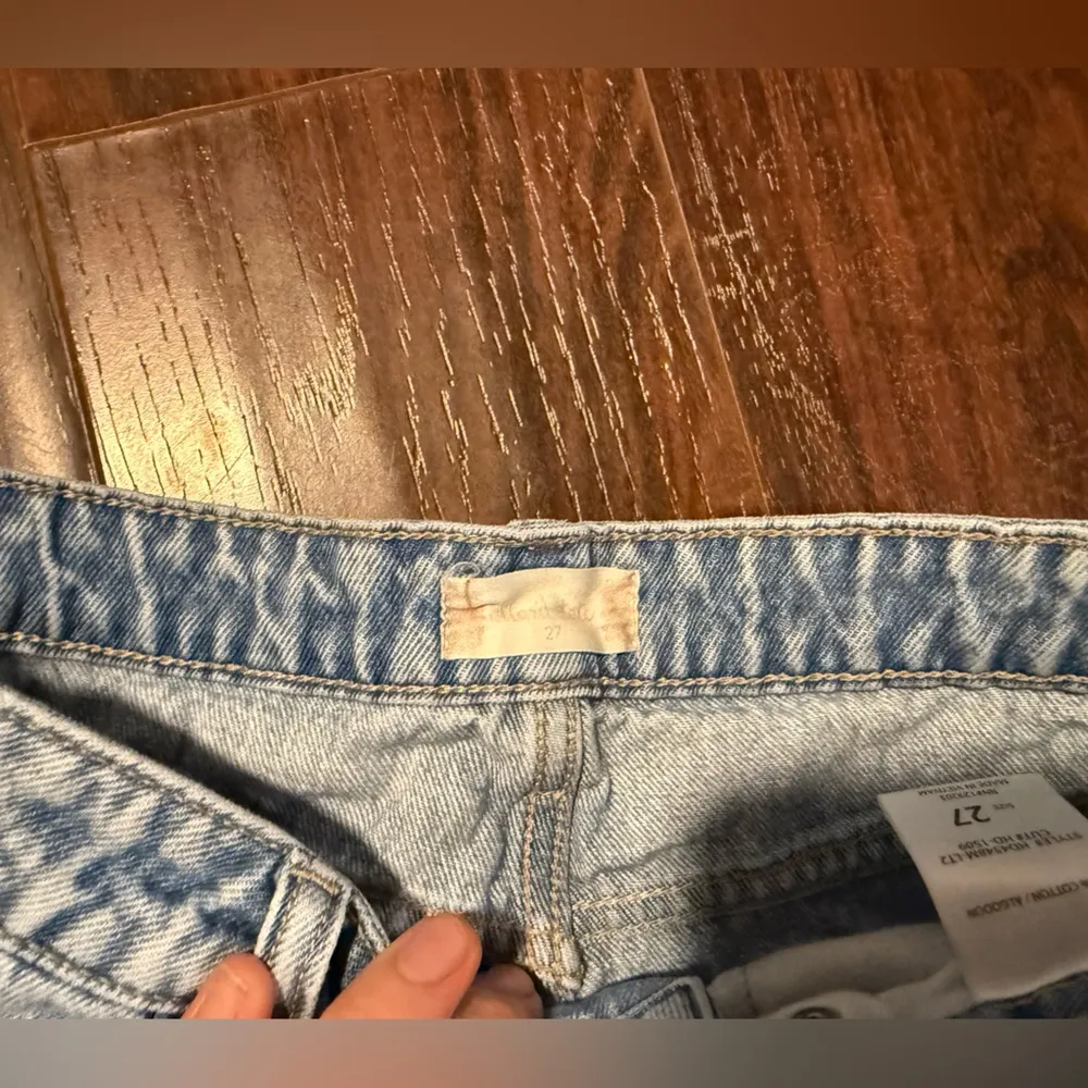 Altard state Distressed Light Blue Denim Shorts size 27 - Image 2