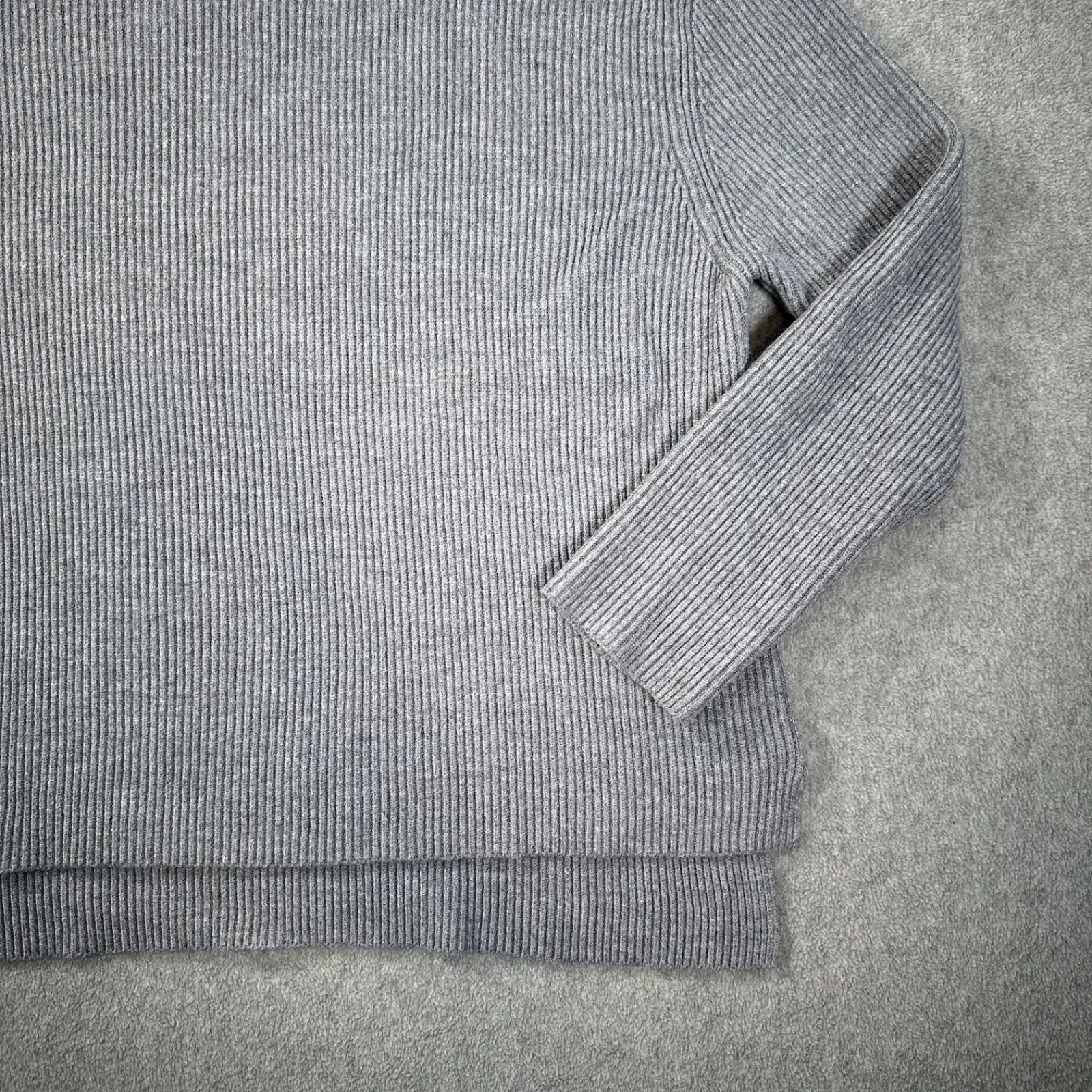 Charlotte Avery Ribbed Knit Turtleneck Sweater Women's Medium Oversized Gray - Image 2