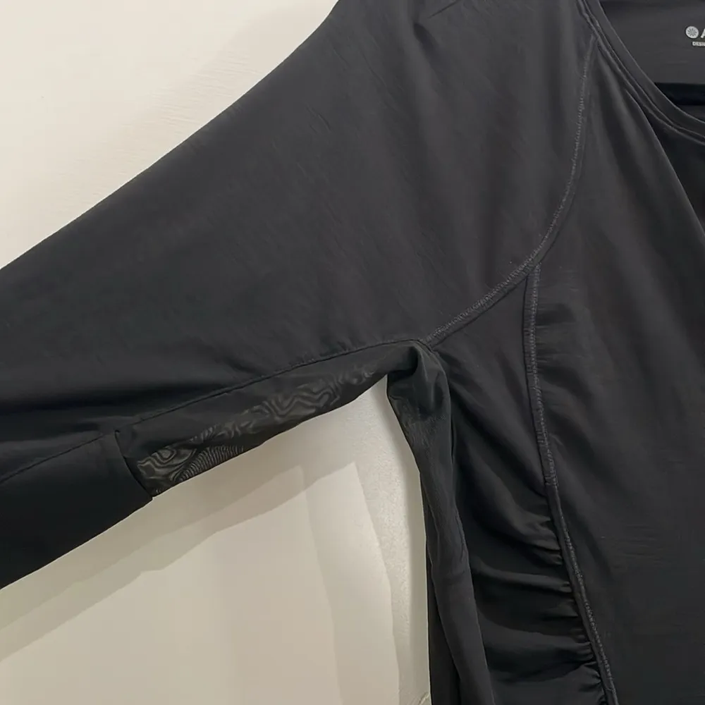 Athleta Long Sleeve Quarter Zip Top Size Small - Image 5