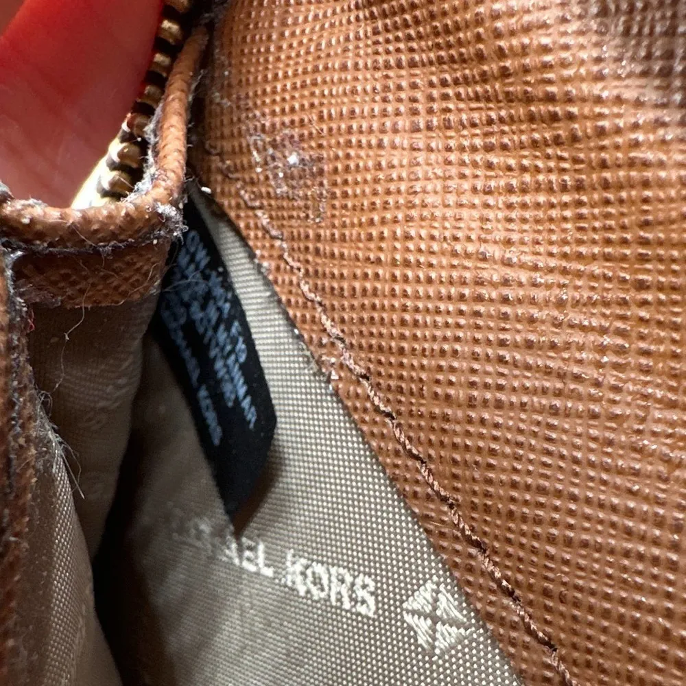 MICHAEL KORS Brown Signature Jet Set Wallet - Image 5