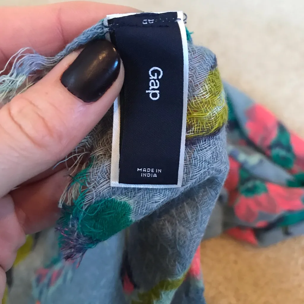 GAP FLORAL SCARF - Image 3