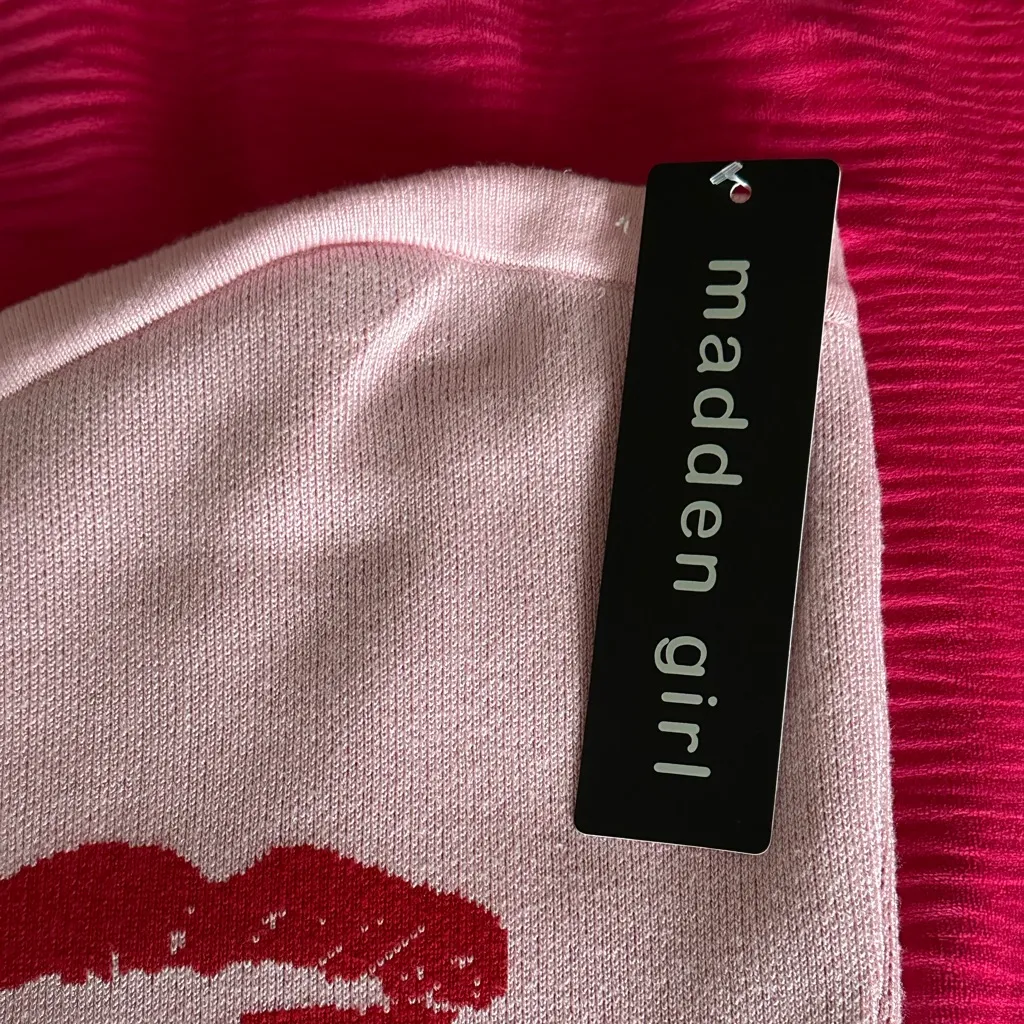 Women’s Madden Girl Pink Strapless Bodycon Dress with Red Lip Print - Image 5