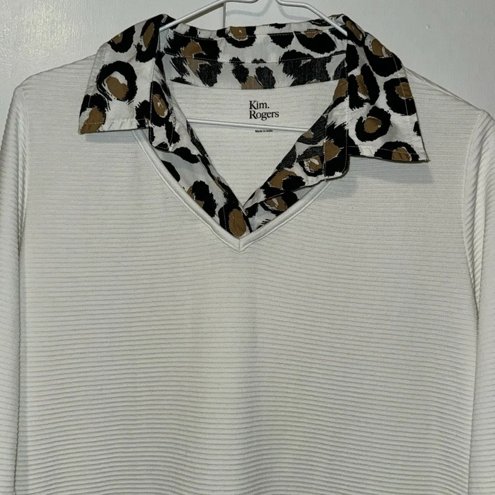Kim Rogers Ribbed V-Neck Tunic Top w Animal Print Collar & Hem Women’s M - Image 2