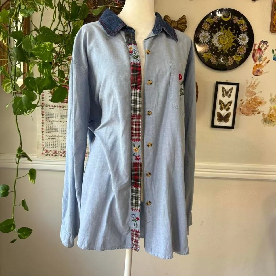 Vintage 90s Cabin Creek Women's 20W Embroidered Floral Denim Floral Button Up - Image 3