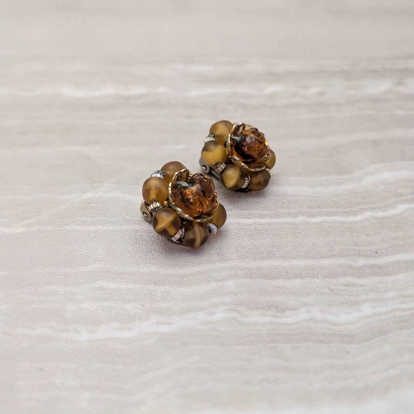 Vintage Clip On Earrings Unusual Stunning 0.75" 3D Brown Cluster Stylish - Image 3