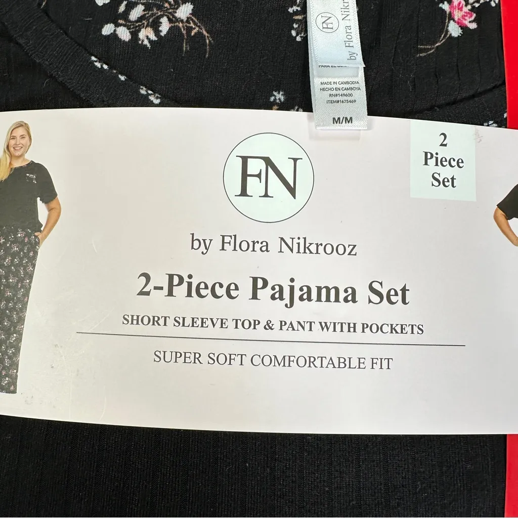 NWT Flora Nikrooz Women’s 2-Piece Pajamas Set Short Sleeve Top & Pants Black M - Image 8