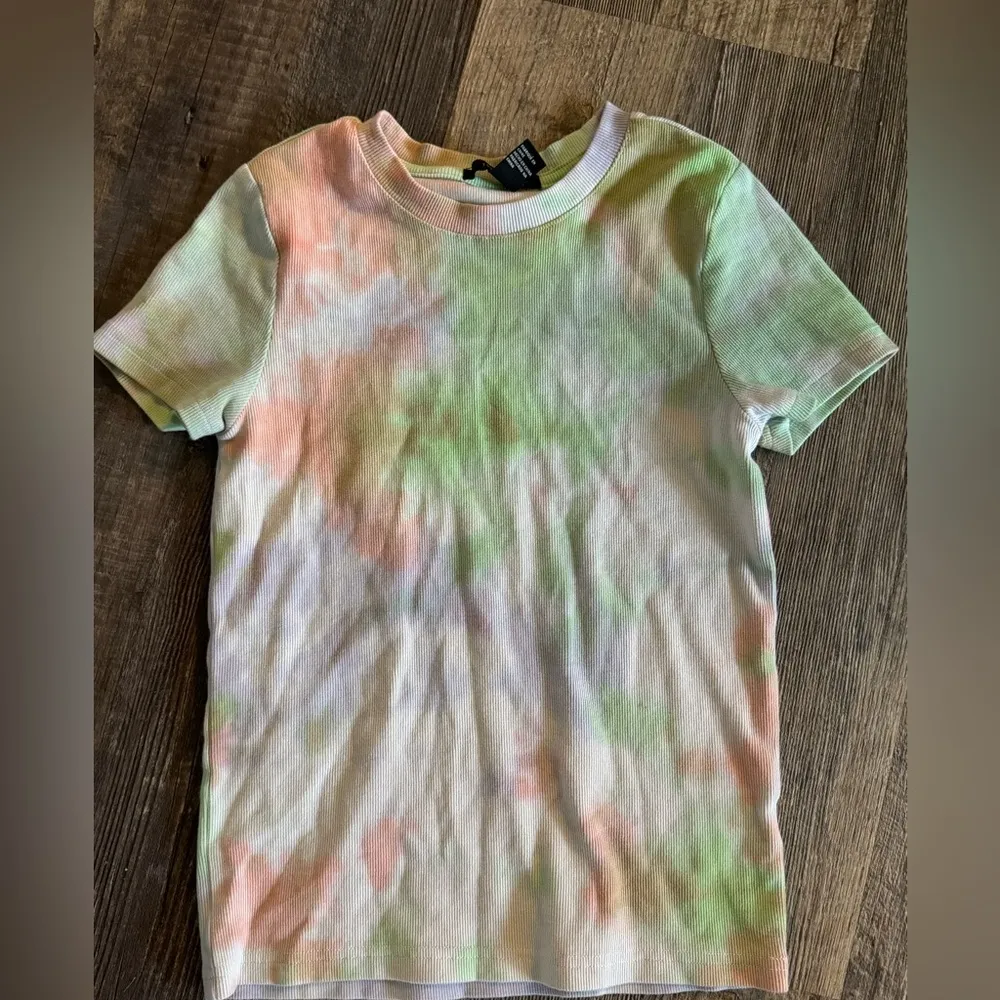 Women’s Forever 21 Ribbed Green Orange Tie Dye T-Shirt Top cropped Shirt… - Image 2