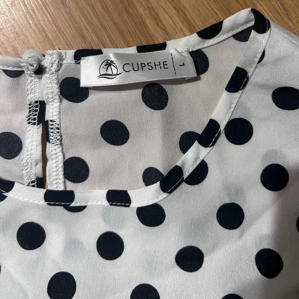 Slightly sheer Cupshe black & white polka dot dress/cover women’s Large - Image 2