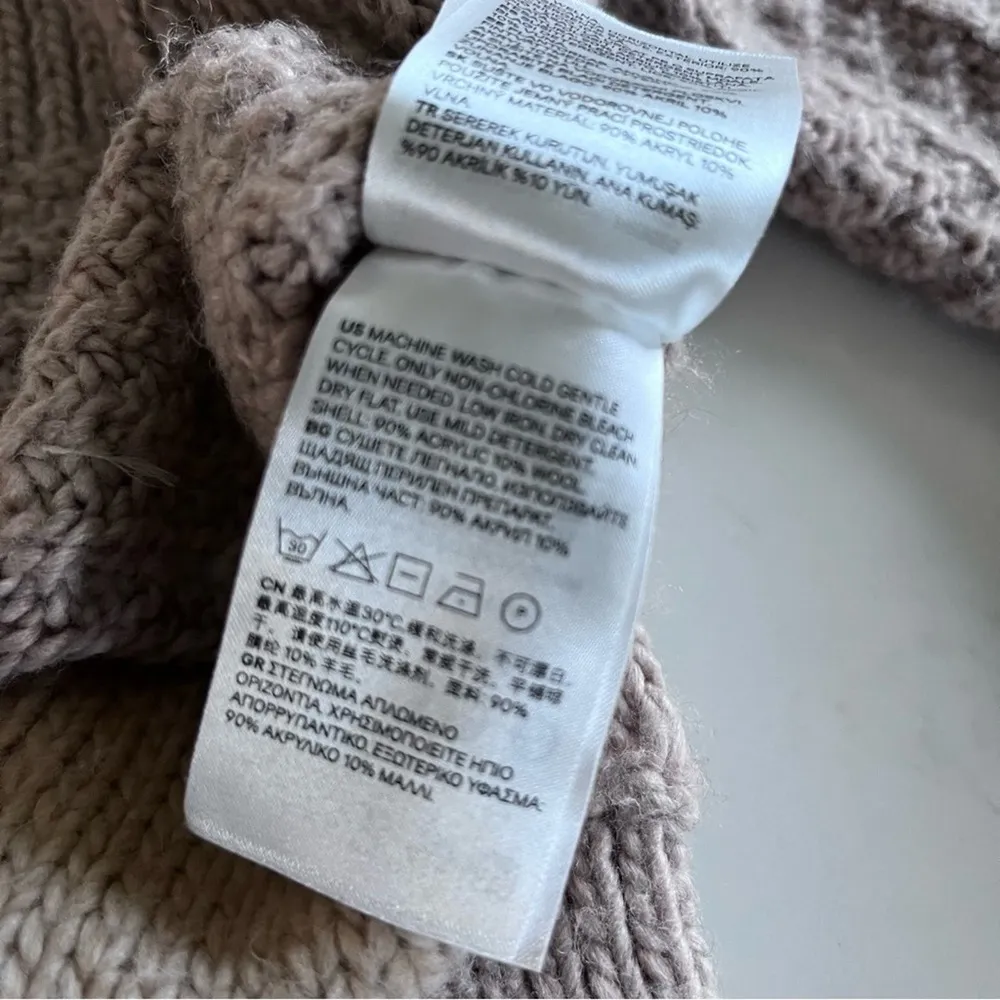 H&M ecru neutral boxy wool blend crewneck sweater size XS - Image 4