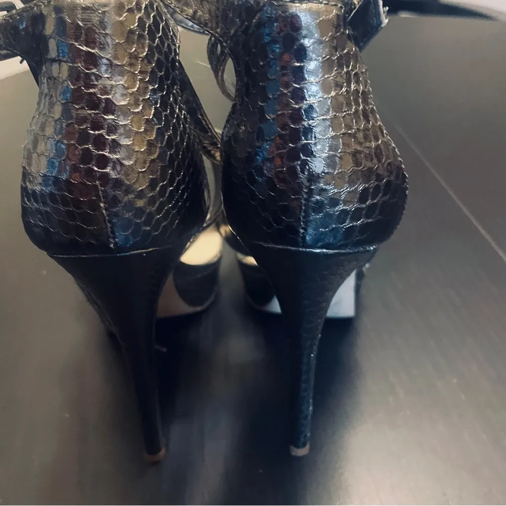 NWOT Nine West Henrika Faux Snakeskin Sandals - Women 8 - Pewter - Image 6