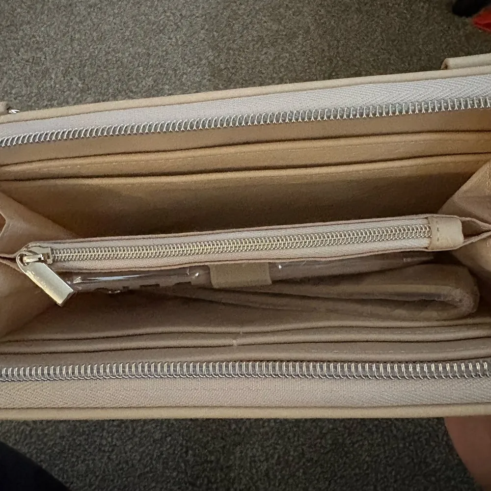 Beis The Travel Wallet - Image 6