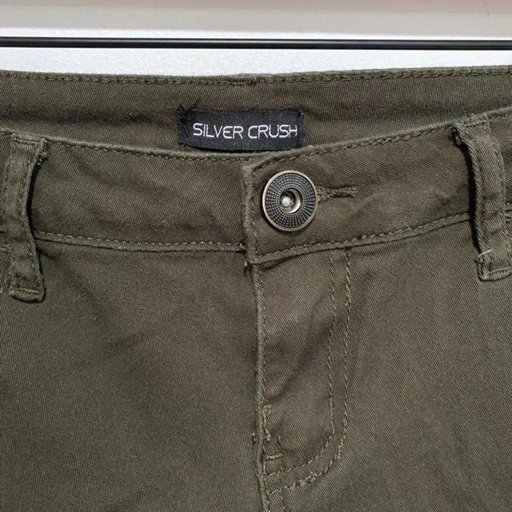 Silver Crush Hunter Green Distressed Jeans Size 5/6 - Image 88