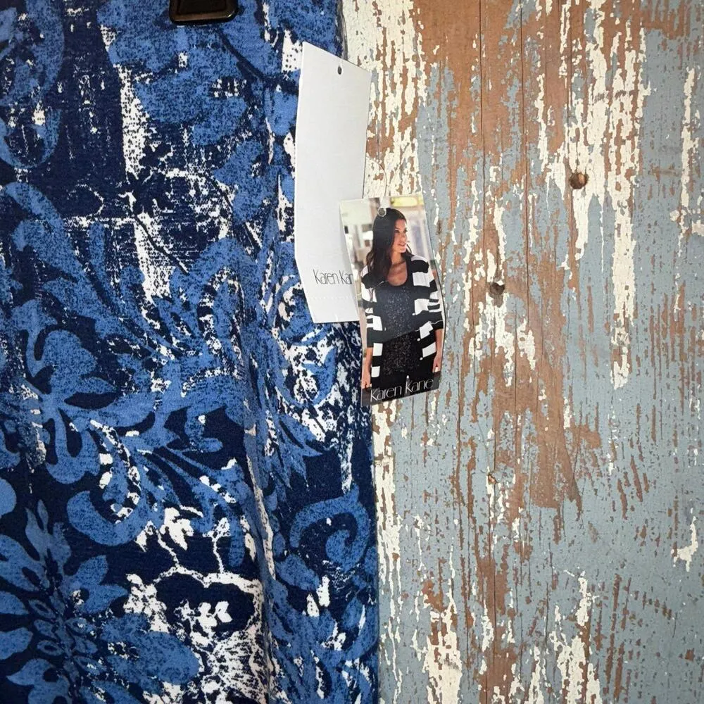 NWT Karen Kane blue floral pencil skirt, size Medium - Image 2