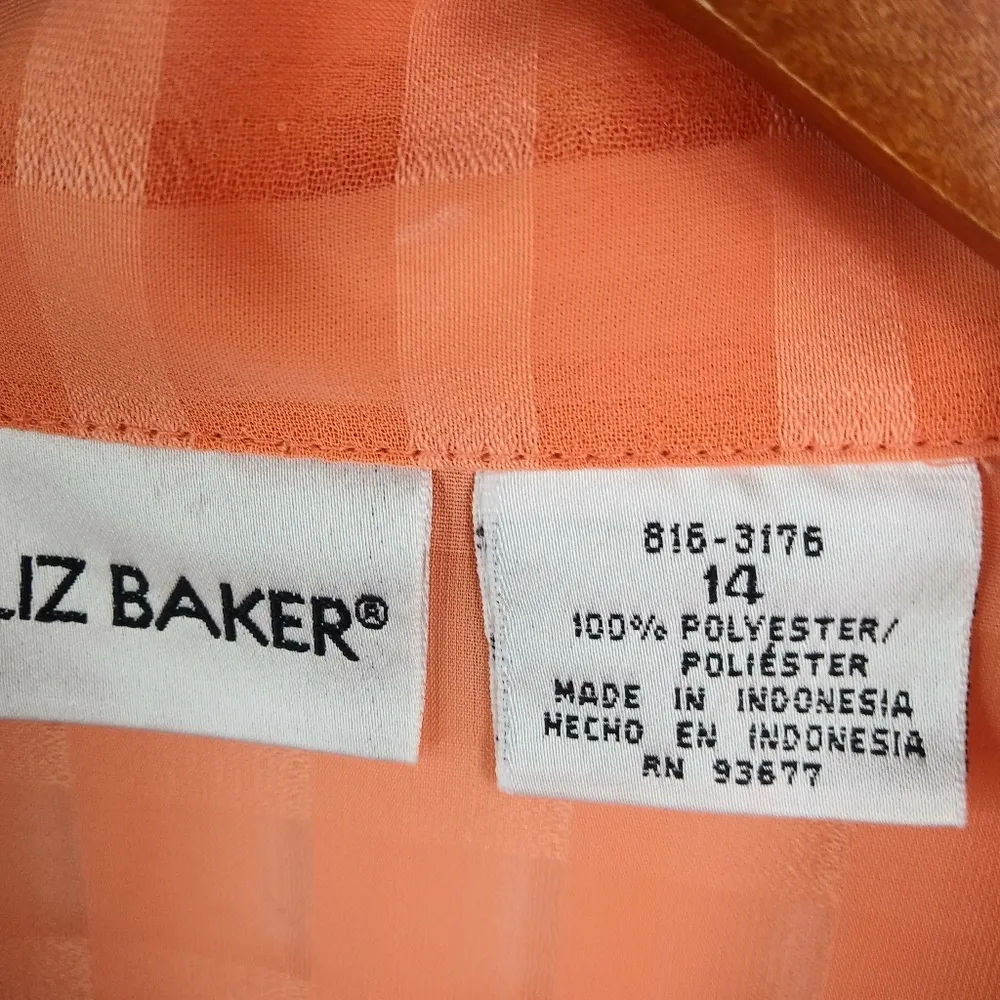 Liz Baker 14 Collared Flap Button Pocketed Squares Pattern Top 14 Plus in Orange - Image 6