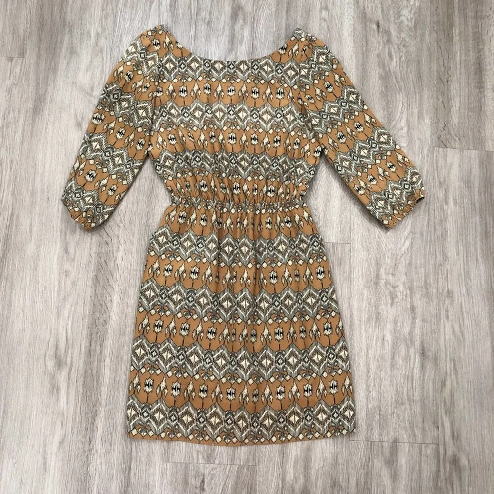 Cremieux Women's Tan Multi Cinched Waist Side Pocket Deep V-Back Dress sz XS - Image 3