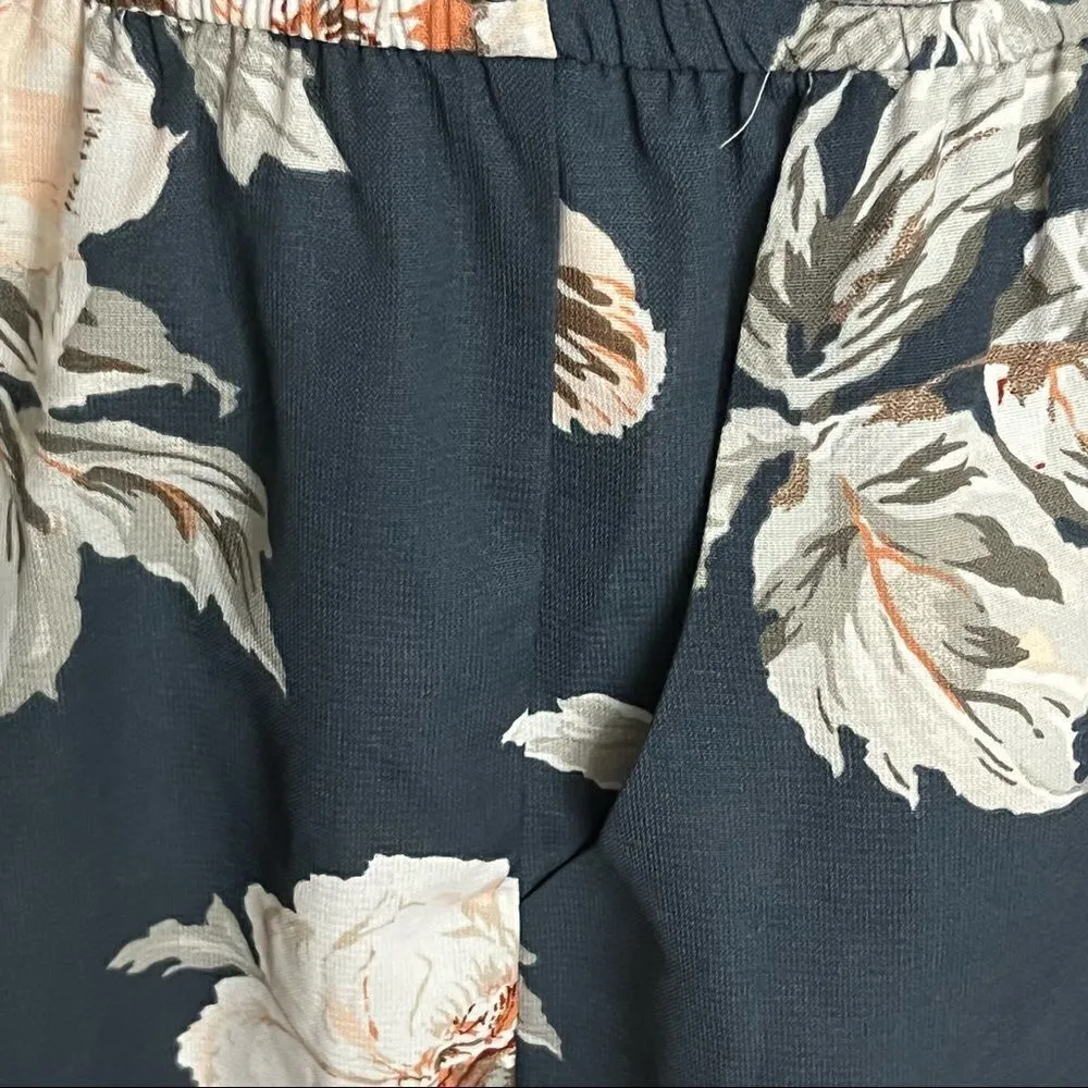 Lulu’s Prairie Daydream Floral Romper Washed Navy M - Image 6