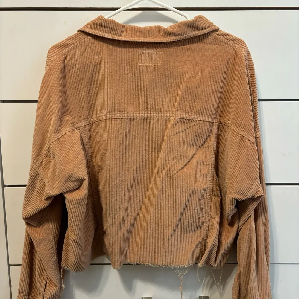 American Eagle  Crop Corduroy Shacket - Image 3