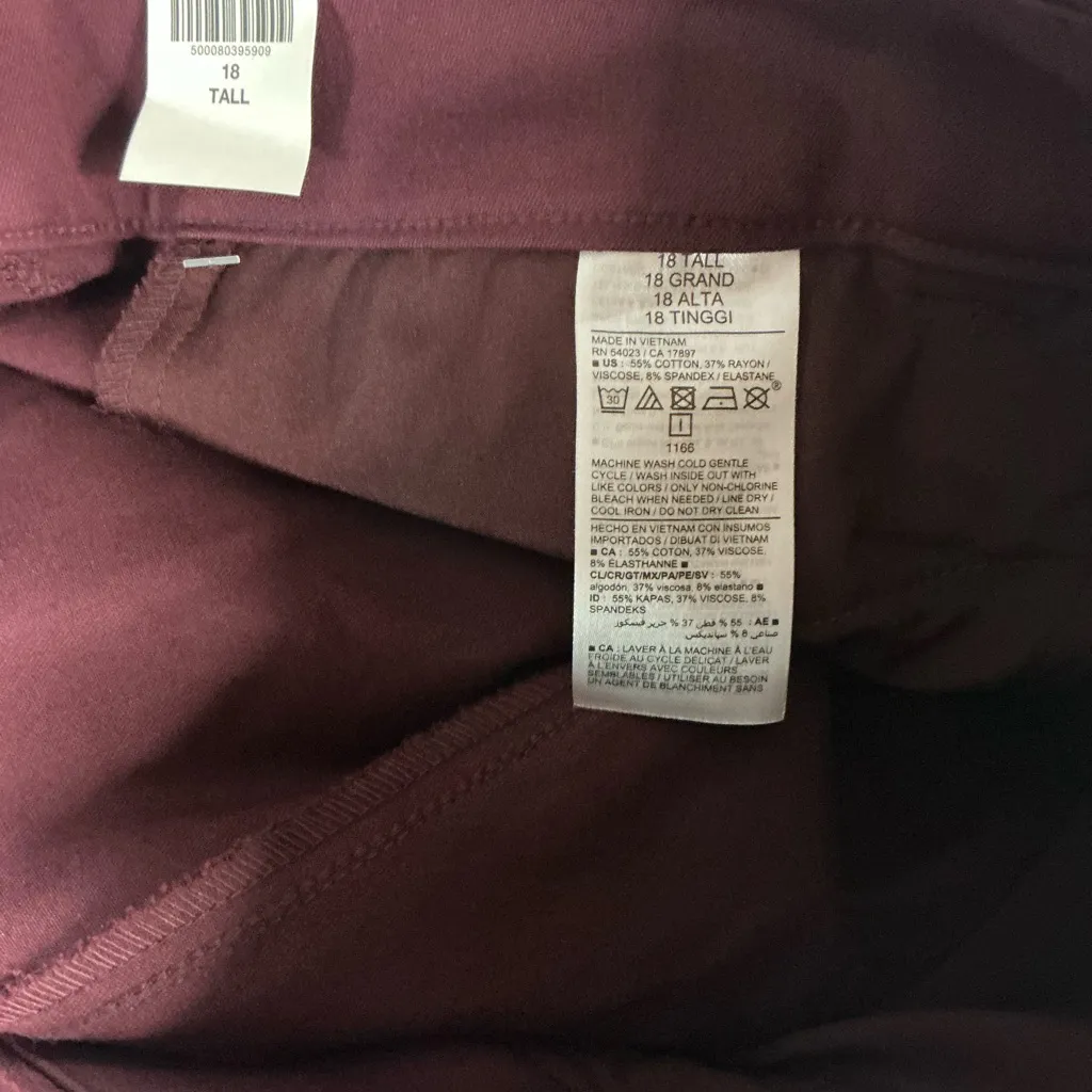 Old Navy Burgundy Cropped Pants - Image 6