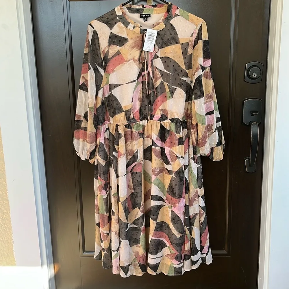 EUC Torrid Clip Dot Front Keyhole Dress Size 2X - Image 2