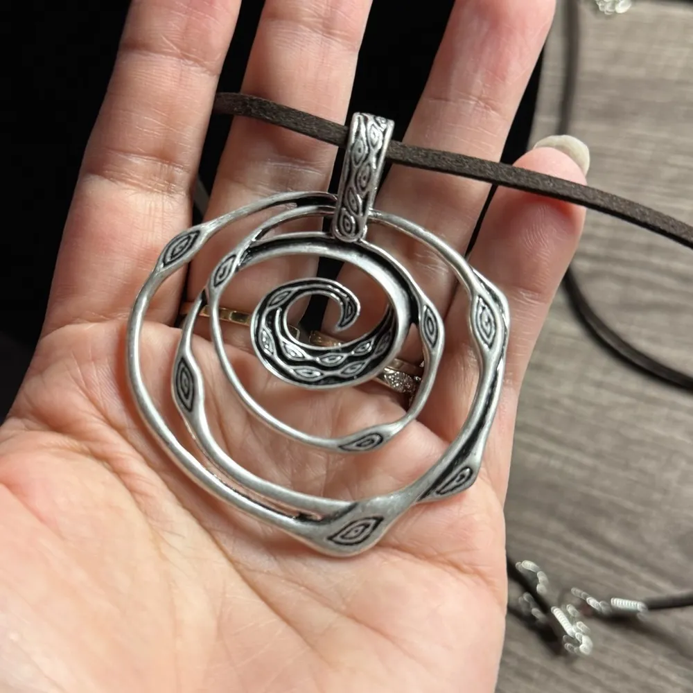 Nightmare Before Christmas Style Silver Toned Metal Swirl Slide Pendant - Image 6