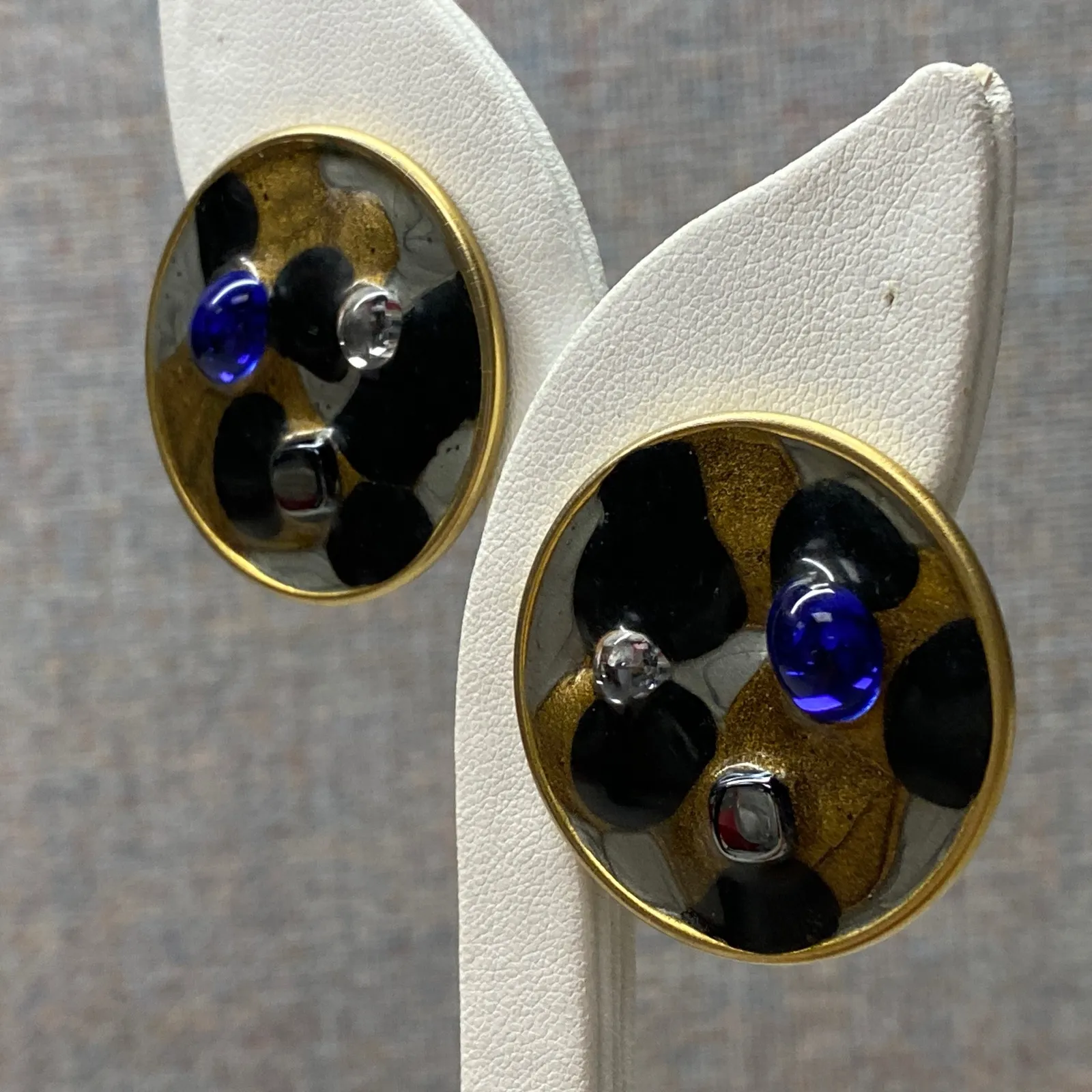 Artistic Art Deco Round Clip On Earrings Vintage Blue & Black Gold Enamel - Image 3