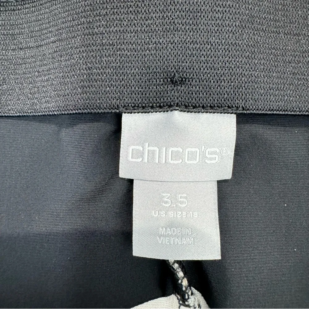 NEW Chico's So Slimming 360 Juliet Geometric Slim Cropped Pant Size 18 Chico 3.5 - Image 3