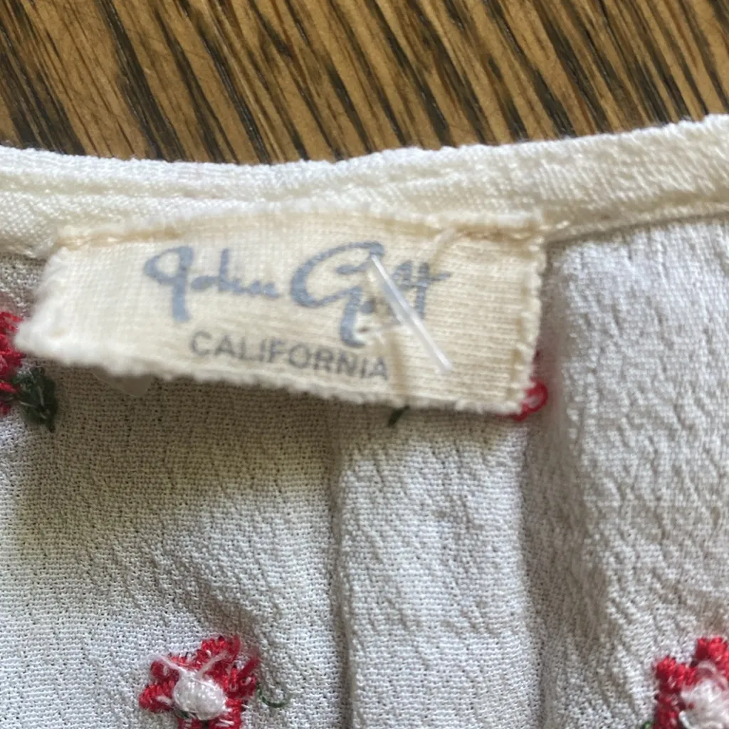 Brandy Melville  Tie Front Floral Tee - Image 4