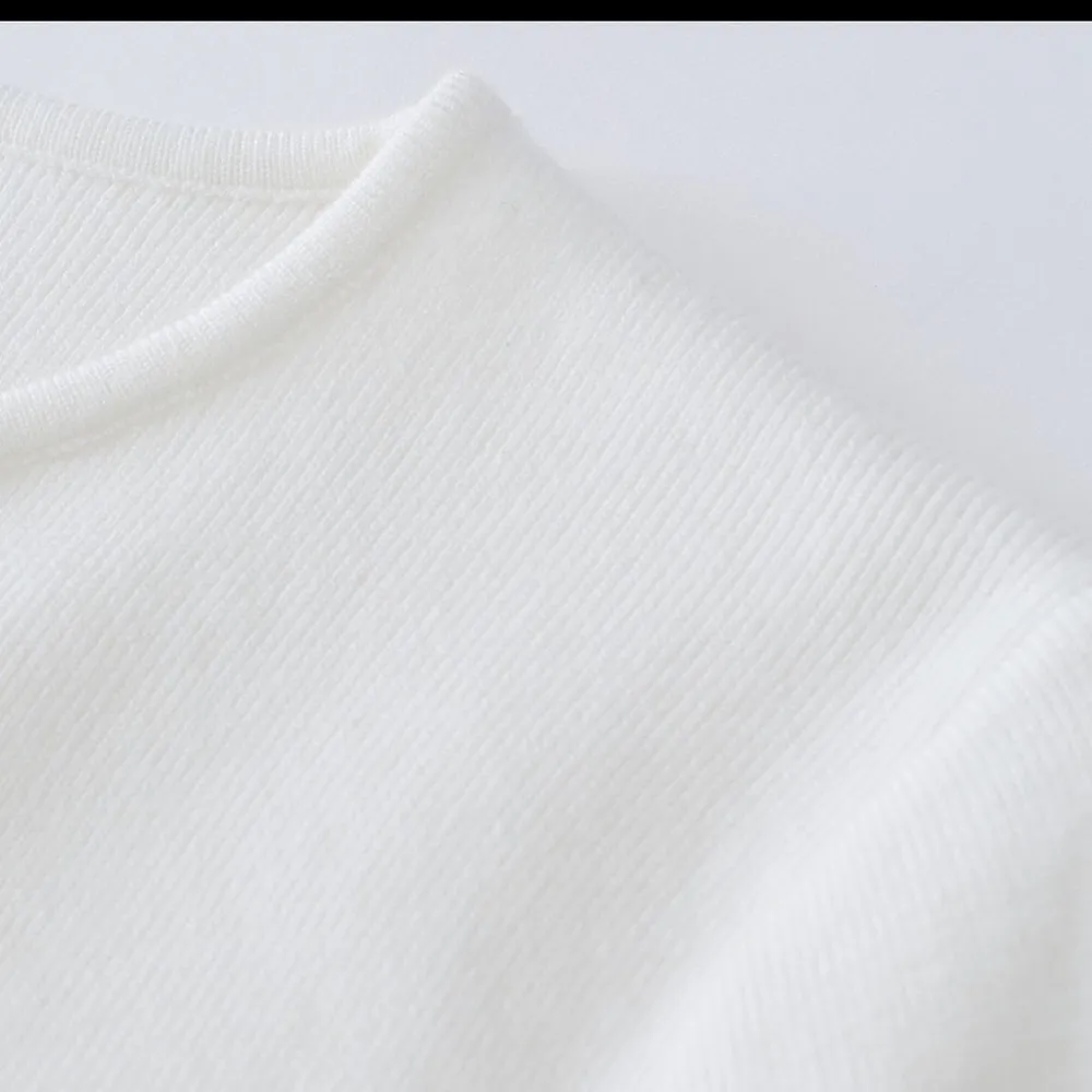 HIGH SLIT LONG SLEEVE PLEATED KNIT SWEATER AND SKIRT MATCHING SET - Image 9