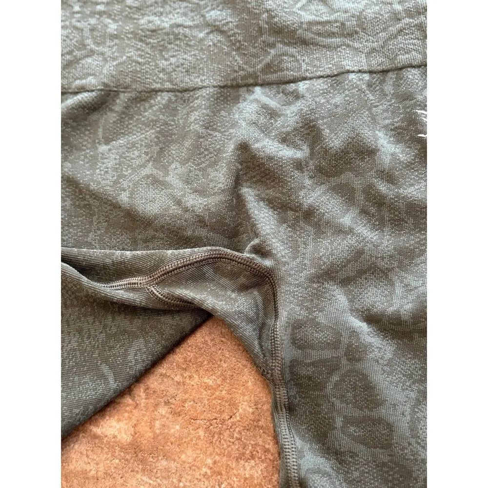 Gymshark Adapt Animal Seamless Shorts Size Small - Image 7