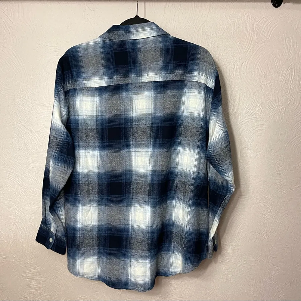 Old Navy The Boyfriend Flannel Shirt - Image 2